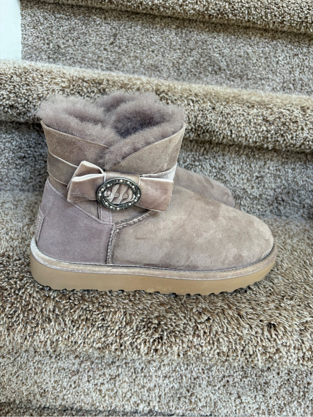 Ugg 1012335 Women’s Suede Shearling Bow Ankle Boots in light purple